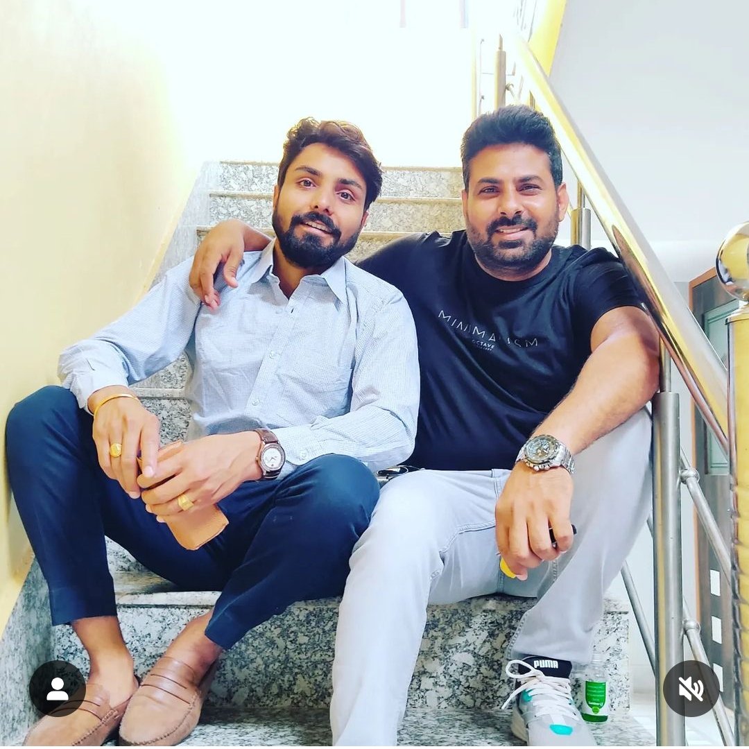 ♈♈♈

कुछ लोग आपके सरल और सीधे स्वभाव को आपकी कमजोरी मान लेते हैं..और खुद को ज्यादा होशियार समझने की गलती....

 पर समय की चोट बहुत बड़ी होती है..

 भगवान सबका भला करें...

🙏🙏🙏🙏