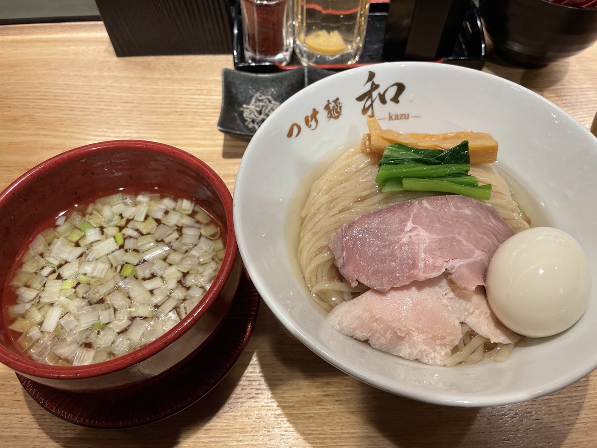 real_yu's tweet photo. デフォルト食べようと思ってたのに、流されました…
昆布水、美味かったです。

#つけ麺和
#東京本店 https://t.co/gtGWmQnyYl