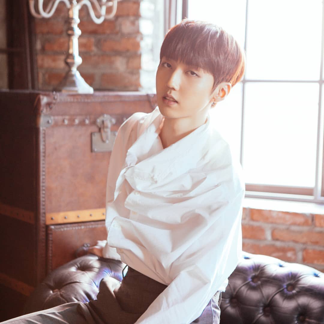 hi_saeon's tweet photo. 180201 m.o.n.t_official Instagram

10000명 돌파기념 새로운 사진공개!!
Thank you 10,000 followers!
#로다 #RODA #신중민 #몬트 #MONT
#LoveMint #supportMONT

https://t.co/SGfhNYrs47 https://t.co/GIzQVszbfl