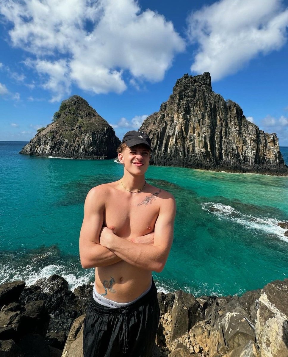 wanlyfans's tweet photo. heteros gays q eu super faria 😁😋 https://t.co/0R1XVrxq8d