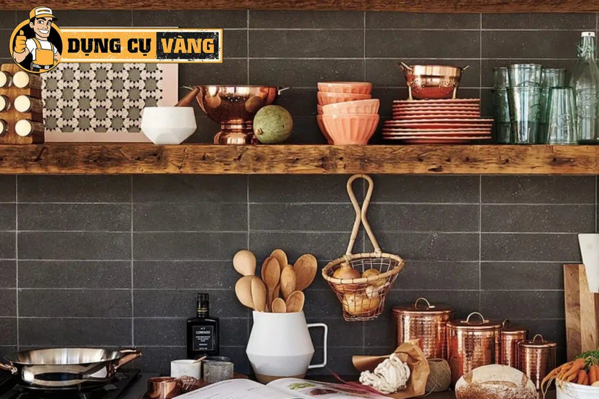 MintaRowle55200's tweet photo. Never throw away leftover pieces of wood, start making handmade items from them. Depending on the length of the wooden bar, we can nail it to the wall and conveniently use it as a shelf in the kitchen. https://t.co/7DFEY6dzJG
