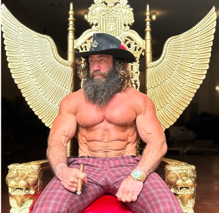 liverking's tweet photo. Wear a shirt?...

Even pathogens know better than to mess w/ Liver King.

It's not unhygienic; it's a public display of invincibility.

I don't take showers.

Hair nor beard has ever been washed.

Haven't brushed in over a decade.

And... I hardly wipe.

The consequences?...