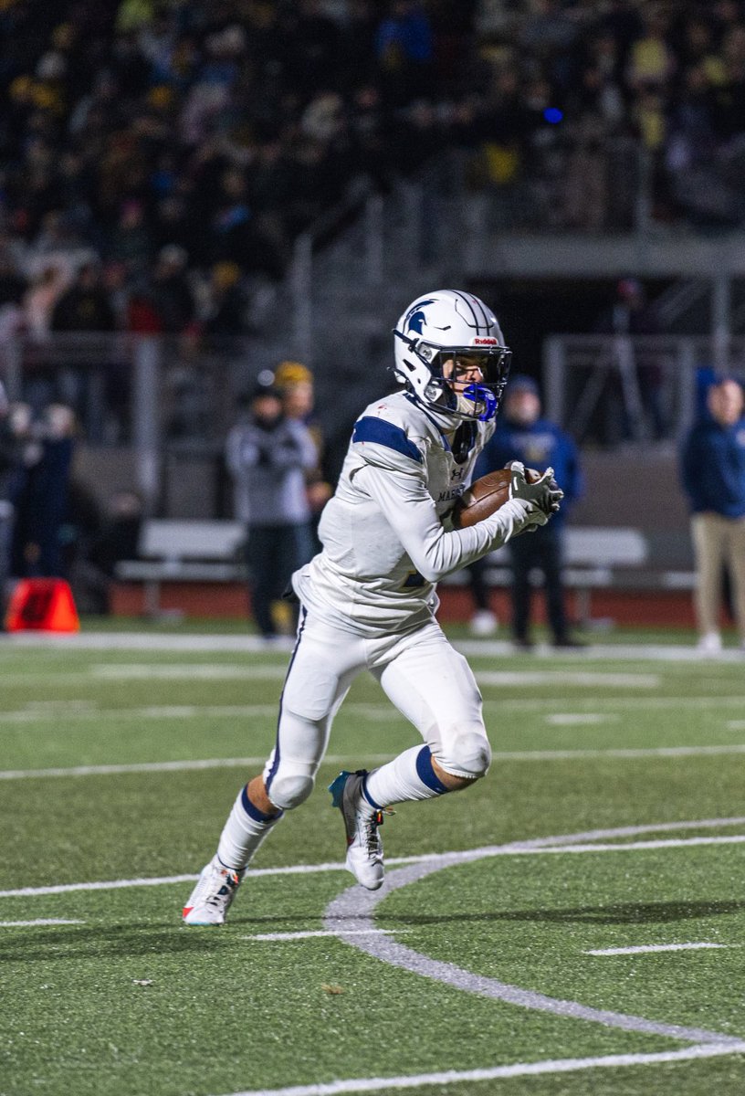 MaristFBall's tweet photo. 2nd Team All State WR
Christian Guerrero
#WeAreOne https://t.co/aSr8MEyU20