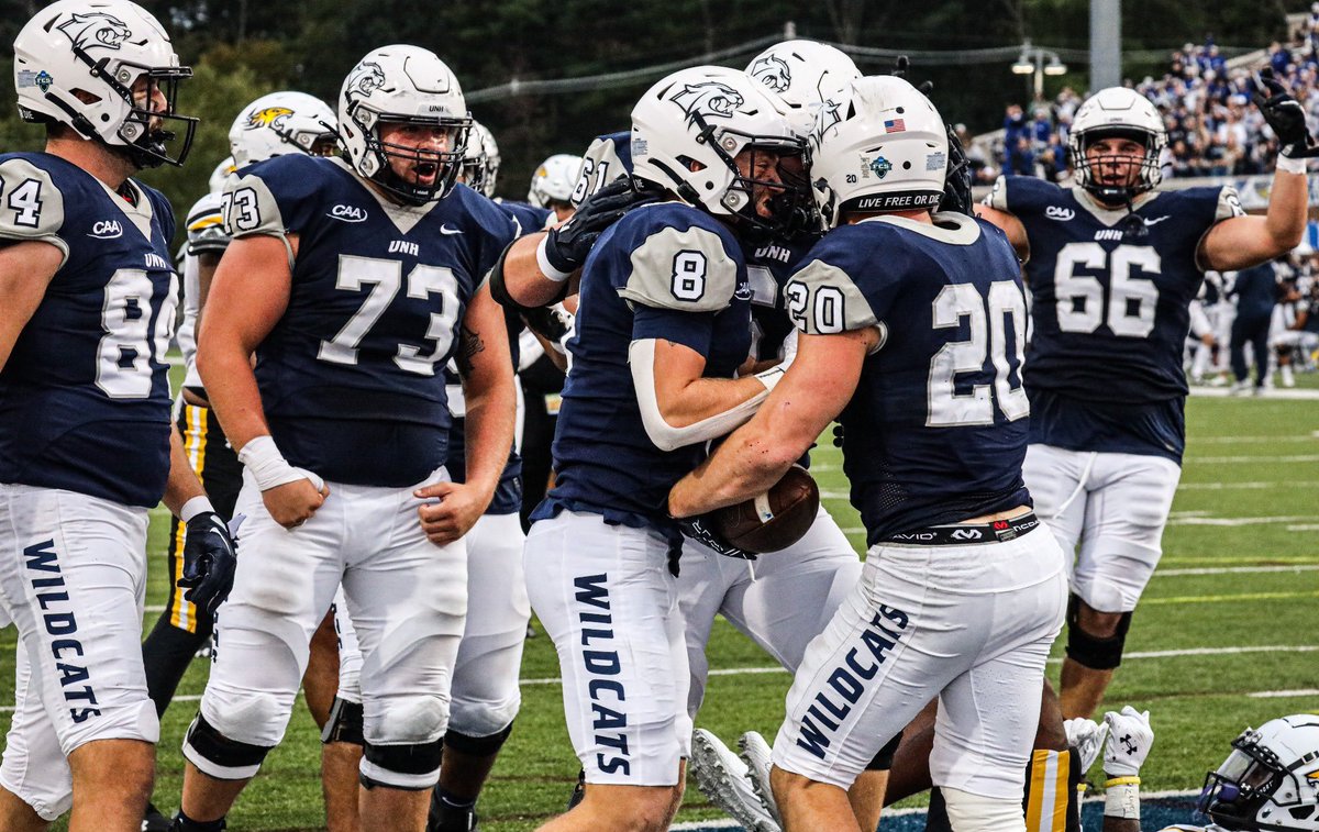 matthartmain's tweet photo. Extremely blessed to receive my 8th D1 offer from The University of New Hampshire. 

@CHCCoachWard @CHCTouchdown @CoachJoey_P @LurzSteve @Coach_Borden https://t.co/eN2TrheYeM