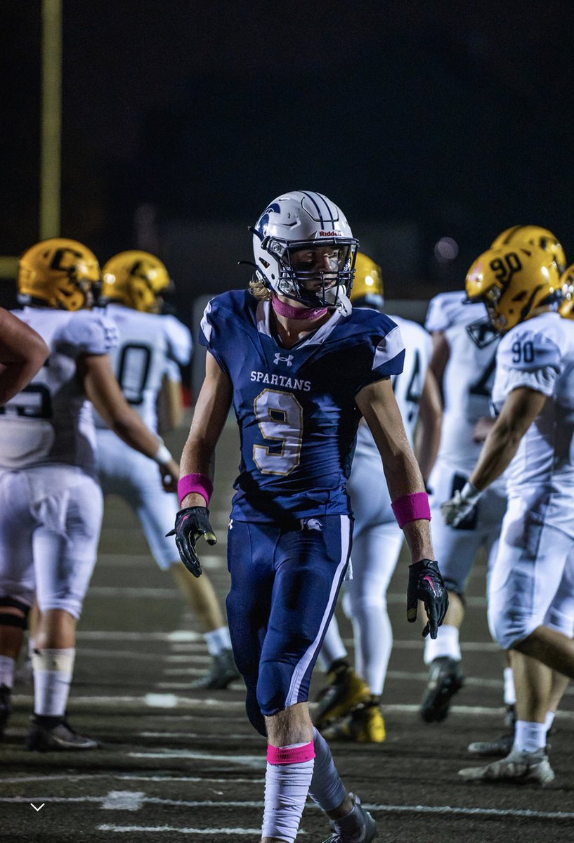 MaristFBall's tweet photo. 1st Team All State WR
Honorable Mention DB
@BidwellBrady #WeAreOne https://t.co/EvKk43aKrs