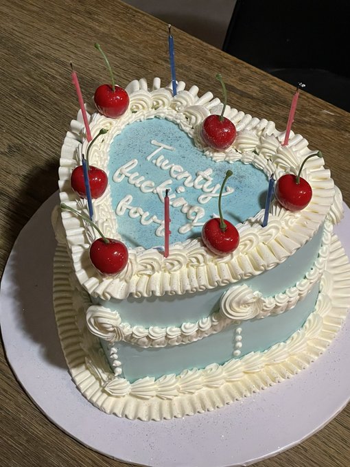 🍒 https://t.co/2YFZwDHDzt