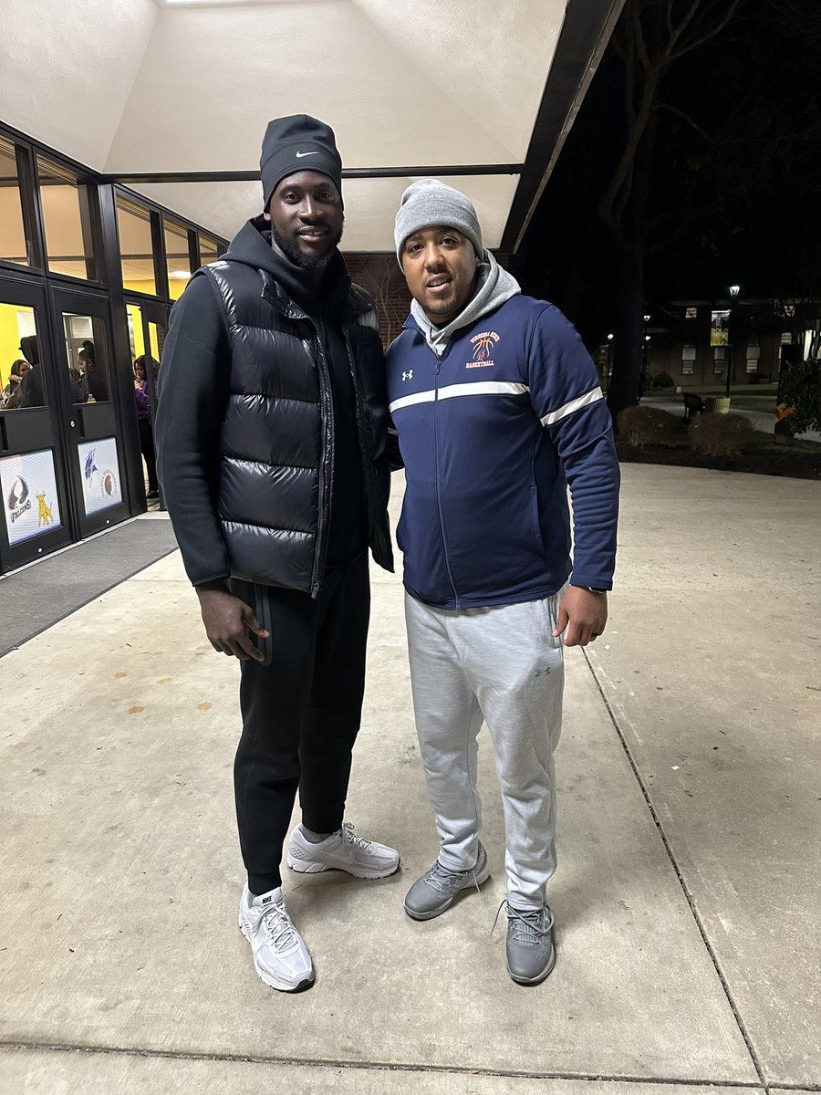 coachbgraves's tweet photo. @KAyetey21 great to see you my guy!!! NC Central alum and champ!! All love and success your way my guy!!! 💯💪🏽💯💪🏽👊🏽💯👊🏽💪🏽 https://t.co/ASQ0K9DHhP