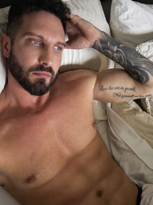 Early night? What to watch? https://t.co/2PiIhyX8gH