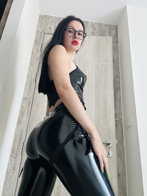 Send me a tribute and maybe after that I will remember your name https://t.co/ANbEmtL69S