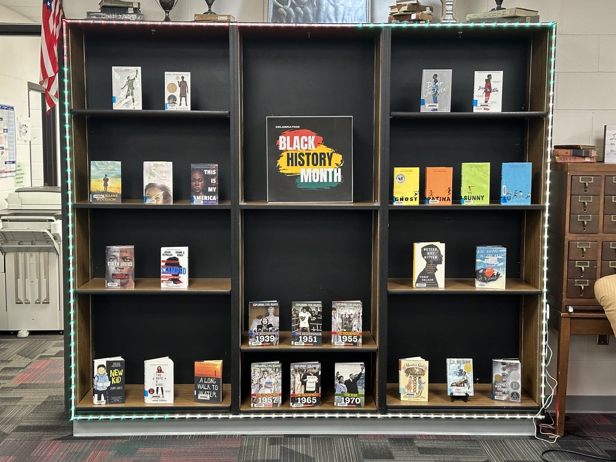 SMCbooklover's tweet photo. Black History Month Display—Read a book about an African American person, or an African American Best Selling  Author. #yhslibrary https://t.co/WP0aq9QNeG