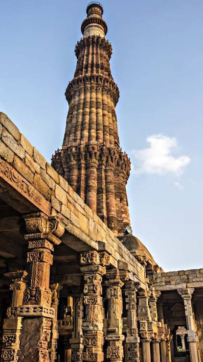 ShrivastavAni's tweet image. Mughals itne bade aalsi and unskilled they ke unko foundation daalna aata nahi tha toh jo tha uske upar ya side side mei bana liya jo banana tha 
Readymade foundation ke upar bana lete hain kisiko kya hee pata chale ga 😒

🖤 day ke rulers 😒
#ReclaimTemples