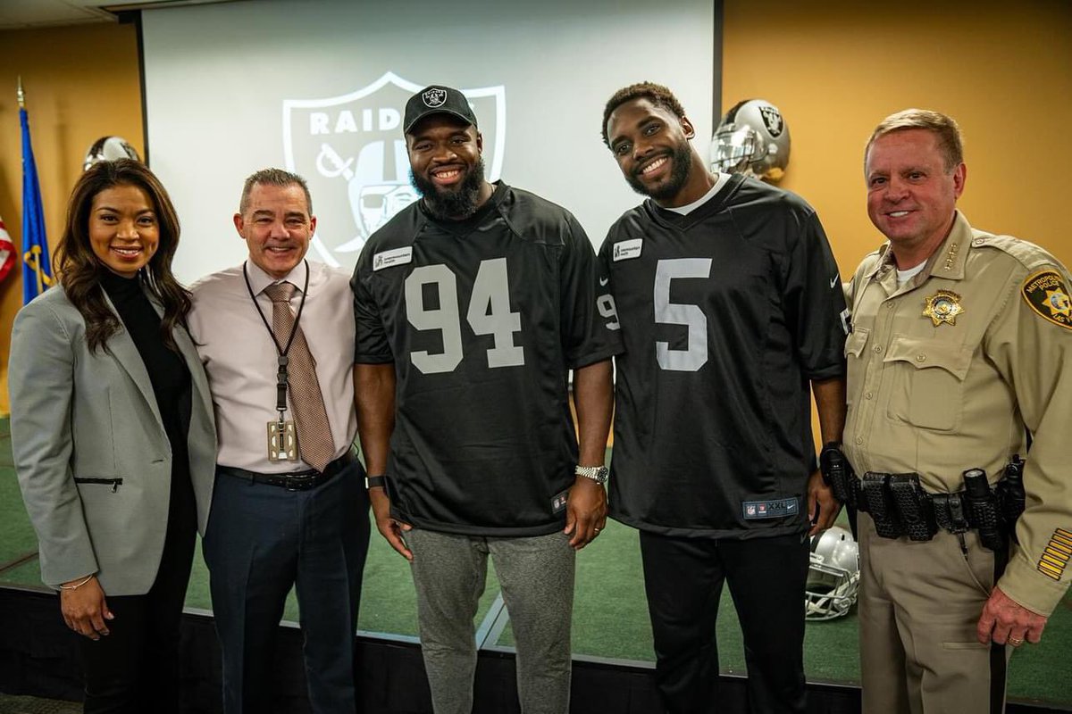 The @Raiders stopped by headquarters today to thank our staff for their hard work prepping for the Super Bowl. We are ready for a great weekend! Thanks to President Sandra Douglass Morgan, Linebacker Divine Deablo and defensive Tackle Matthew Butler for backing the blue.