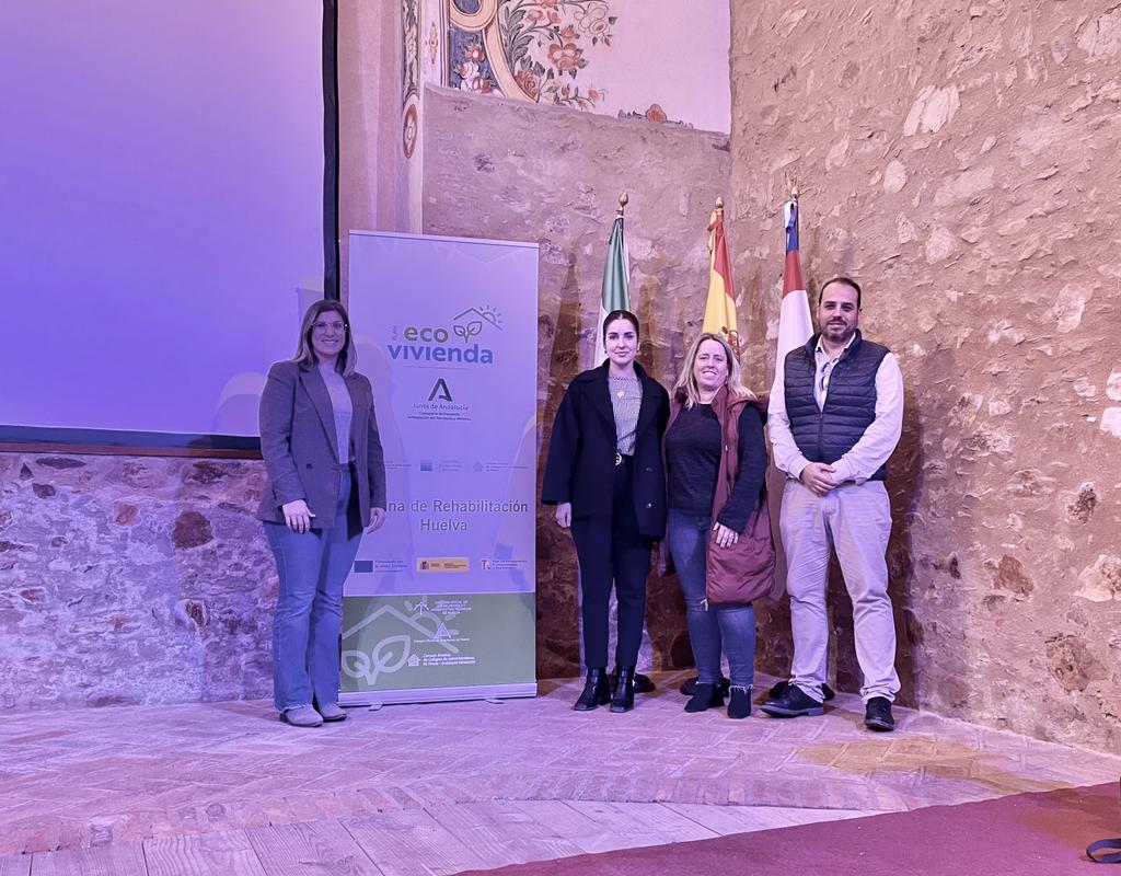 COAATH's tweet photo. 🏠Semana intensa dando a conocer las ayudas del #PlanEcovivienda y cómo te podemos ayudar desde la Oficina de Rehabilitación abierta en #Coaath
Para ello, hemos celebrado jornadas informativas en El Cerro de Andévalo y en Alosno. 
Si tienes dudas, te informamos en el Colegio. https://t.co/RXA0oN7o3d