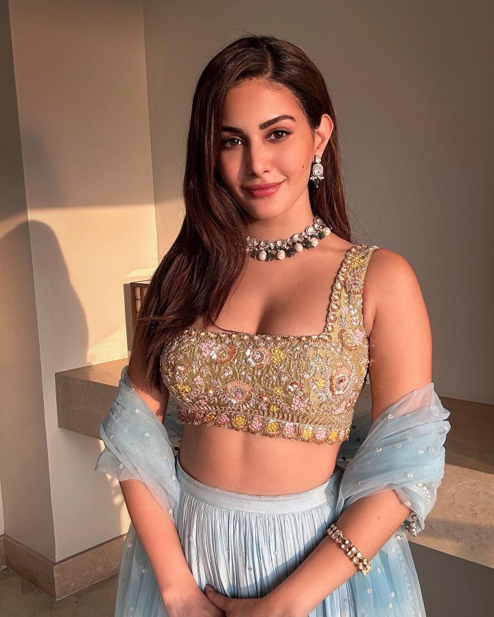 GFOa2moWUAACtjU?format=jpg&name=900x900