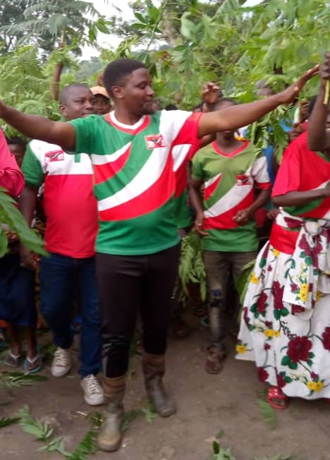 CnddFddButanyer's tweet photo. 31/1/2024 Ibibuto 5632 vy'amavoka vyatewe ku mitumba #Mugendo, #Rutagara, #Ntango, #Mariza, #Carubambo, #Makombe na #Kinyovu zone #mugendo
Hari mu rugendo #Scom_Kirundo yagize mu ntumbero yo kwigisha imibano myiza mungo no kurwanya amabi afatiye kugitsina.
@CnddFdd
@R_Ndikuriyo https://t.co/rPXSvqImI5