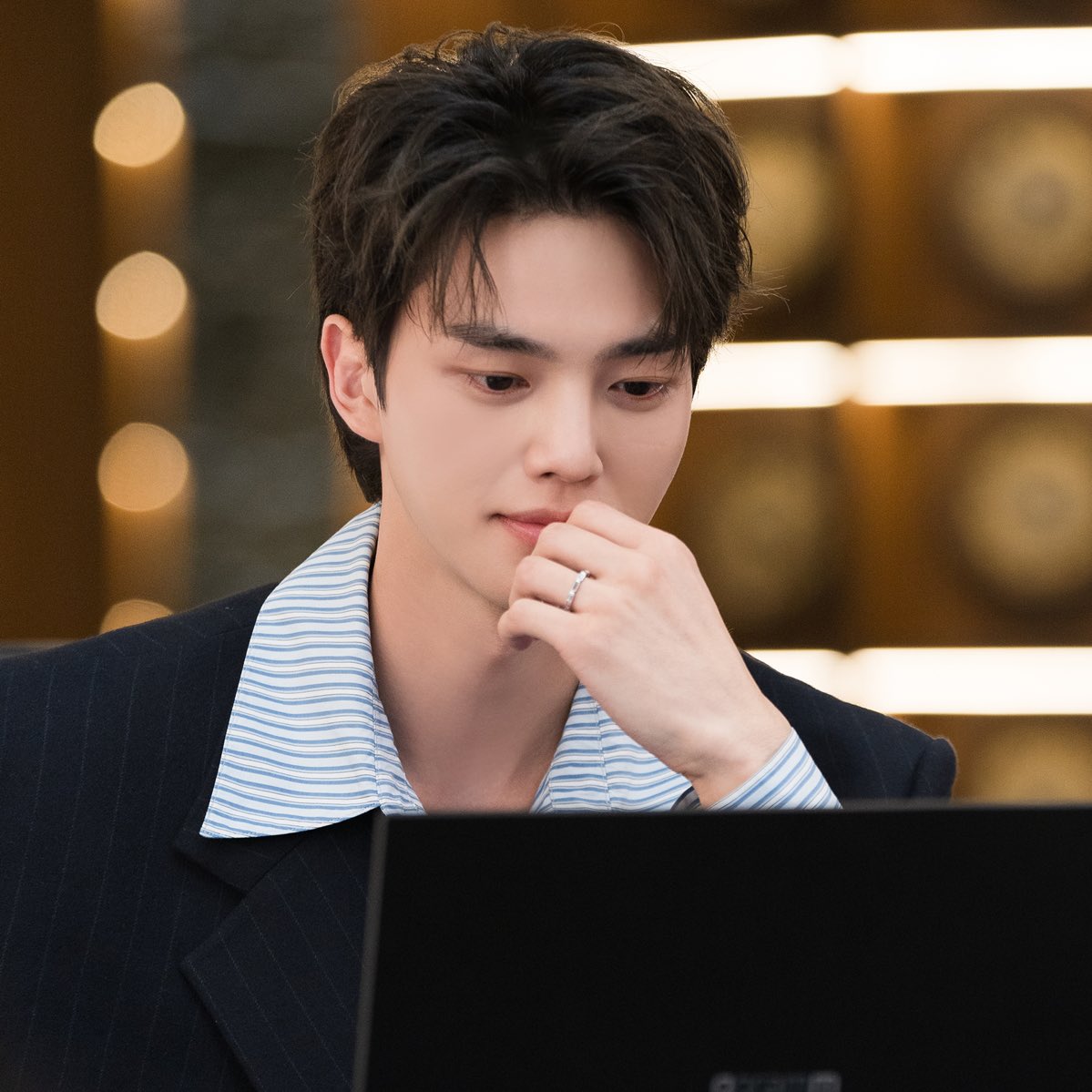 NJHIST0RY's tweet photo. Realizing that Dohee would always be fated to be with jeong guwon in every other universe, like imagine having a crush on Dohee and your opponent is a Hot 200+ year old demon but also whose permanent job is being her nampyeon, no one can stand a chance tbh 

#MyDemon https://t.co/fojoYDgGcT