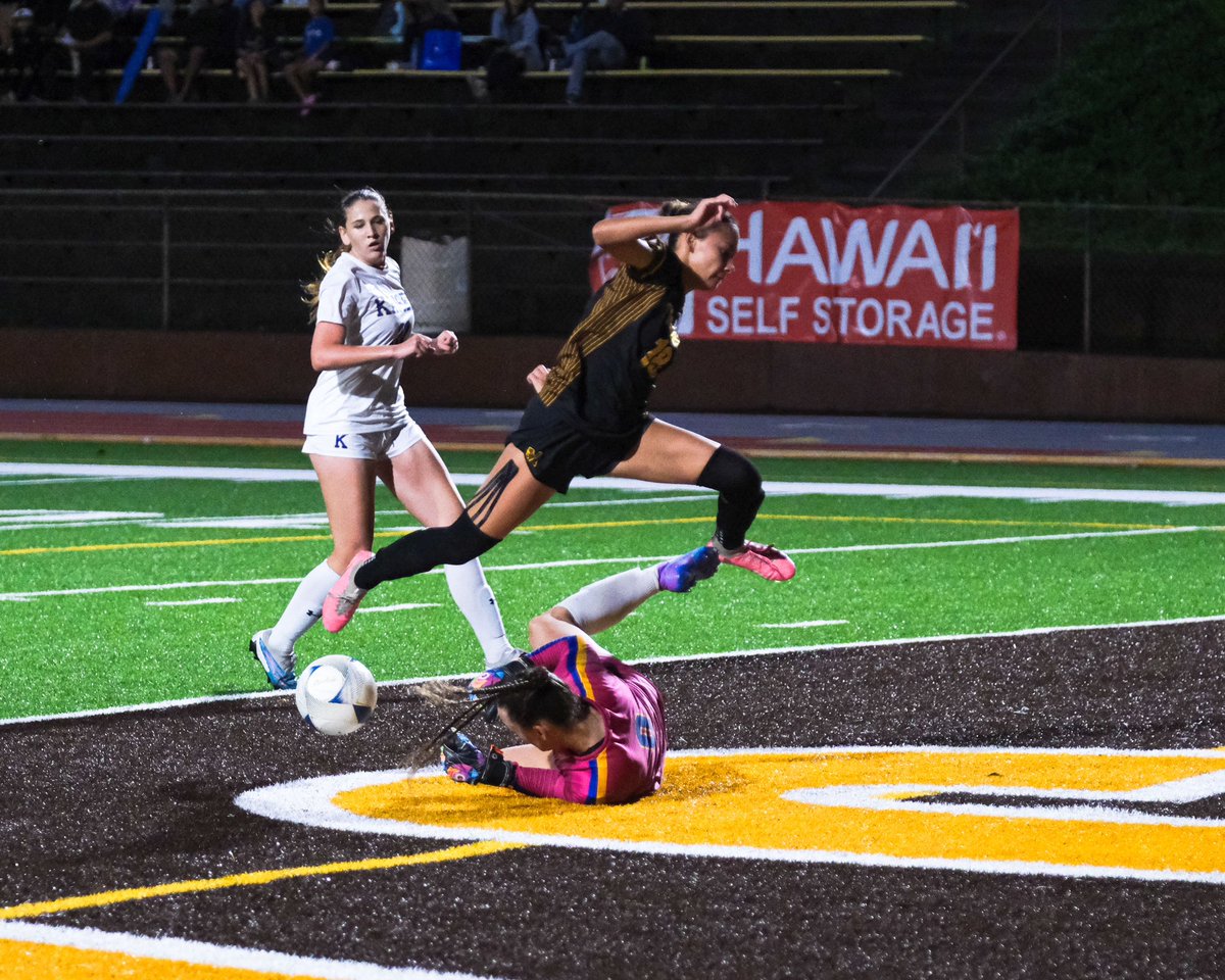 GlennYoza's tweet photo. HSSAA Soccer Championship started on Monday, which team are you cheering for? #hssaagirlssoccer #soccer #mililanigirlssoccer #soccer #hawaii https://t.co/yZg9uQ8mPx