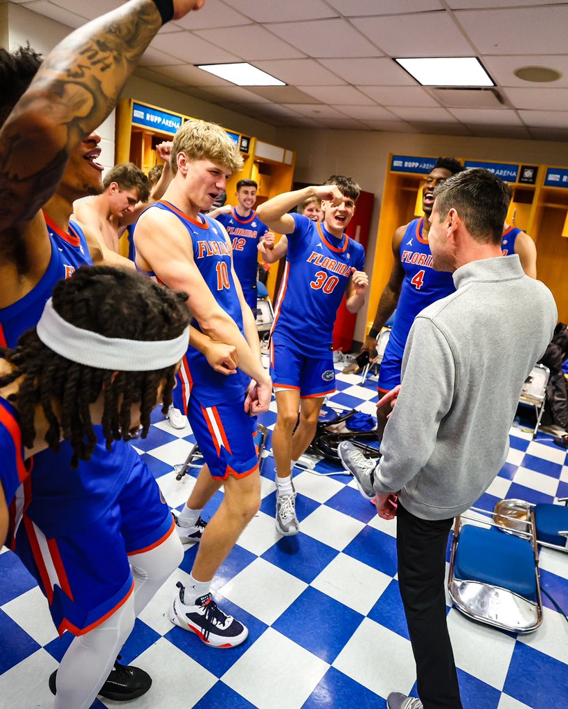 GatorsMBK's tweet photo. This team 🐊 https://t.co/6uGDIDAmpP