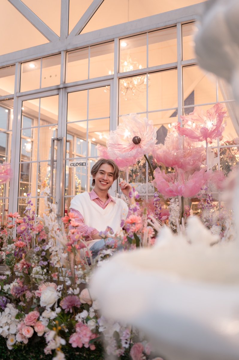 TripleclickTH's tweet photo. “ฟลุ้ค- ณธัช” หวานกรุบ!!! เนรมิตคาเฟ่ ธีม Garden of Love รับวาเลนไทน์ ด้วยดอกไม้จากแฟนคลับ

อ่านเพิ่มเติม📍https://t.co/ajbzd09hMK

#เจ้าแก้มก้อน #Fluke_Natouch #TheLittleWhiteHouseCafe https://t.co/QxkUPa3pR9