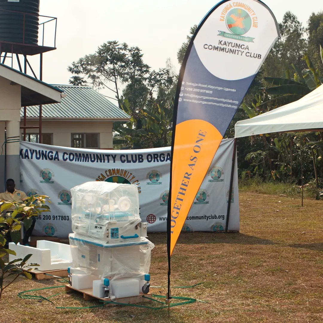 ClubKayunga's tweet photo. We did it Nakatovu Health Center III got its incubator today #infant #incubator @ https://t.co/AENs71vqDS https://t.co/VFUm3vVno2