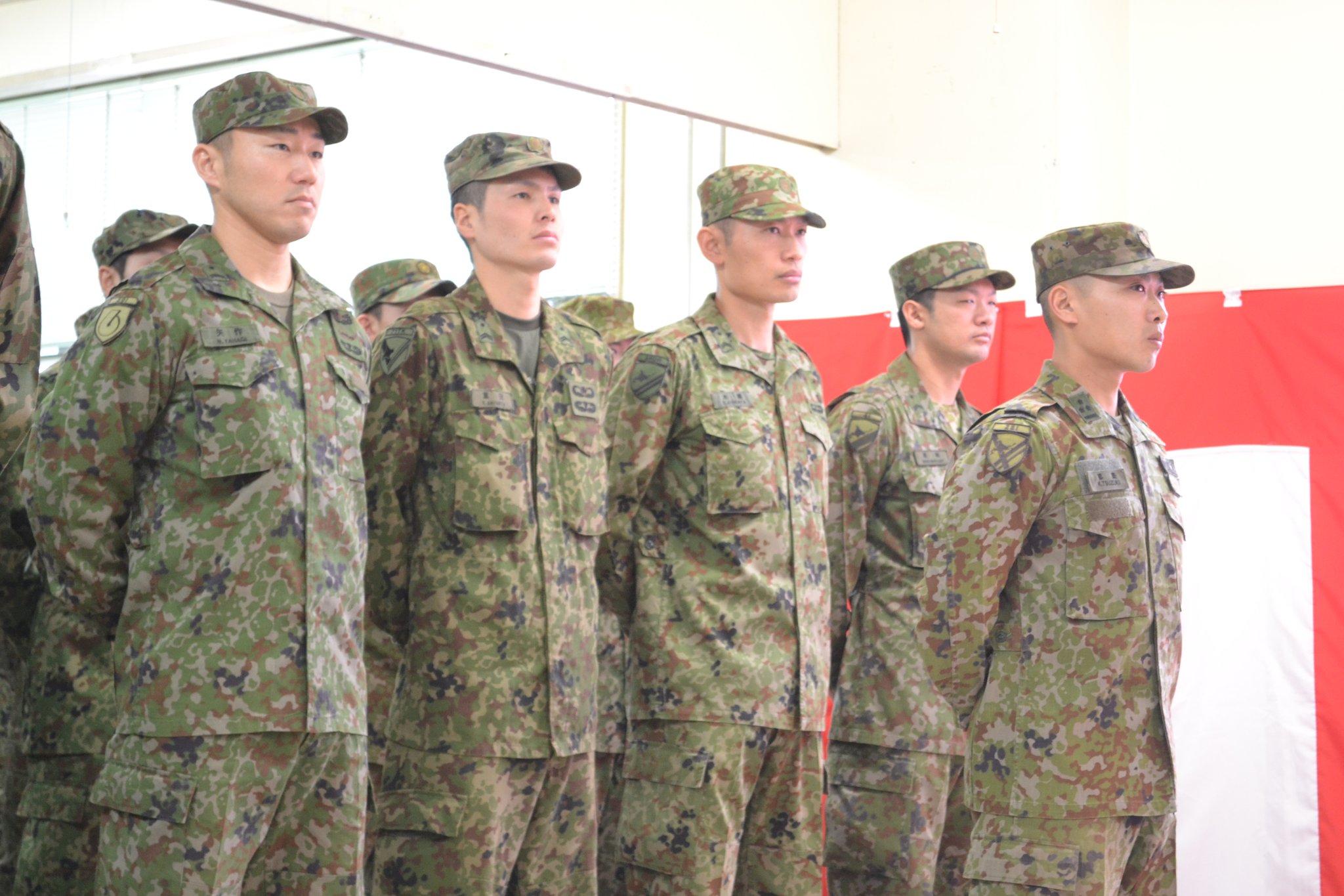 陸上自衛隊 冬季戦技教育隊 冬季レンジャー 白色外衣 レンジャー 陸上自衛隊 冬季戦技教育隊 冬季レンジャー 白色外衣 レンジャー