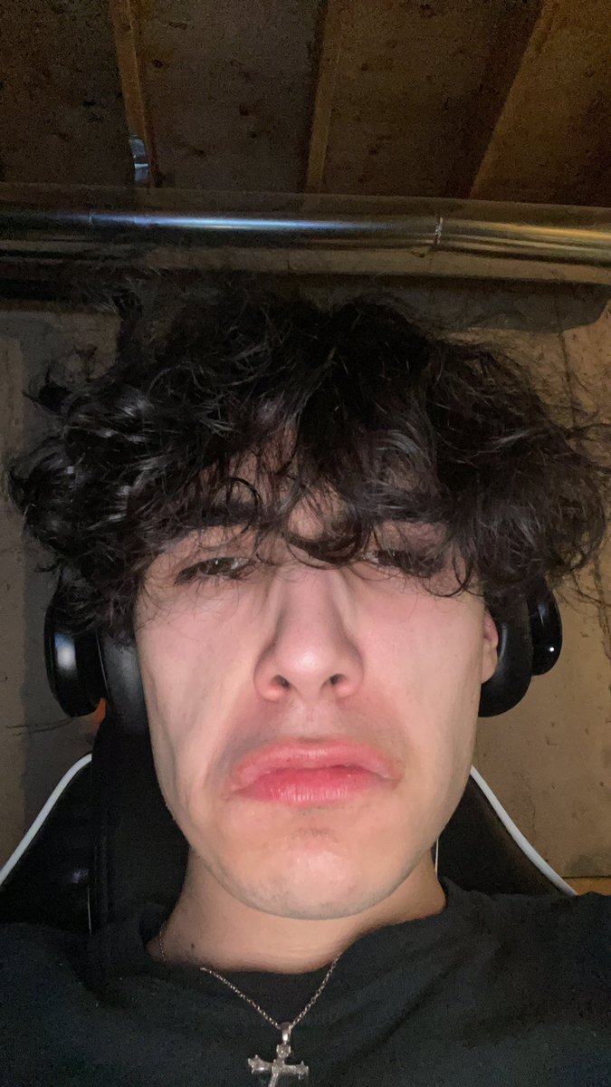 JeeJTweets tweet media