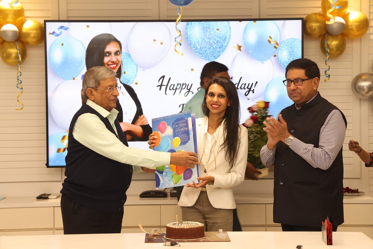 Patton_IntLtd's tweet photo. Take a peek into a very special occasion - the birthday celebration of our President, Patton Group Preeyam Budhia's birthday at Patton International Limited head office .
We wish her the best of everything and happiness always!

Team
Patton Group

 #Birthday #PattonGroup https://t.co/Wr9T7csy9S