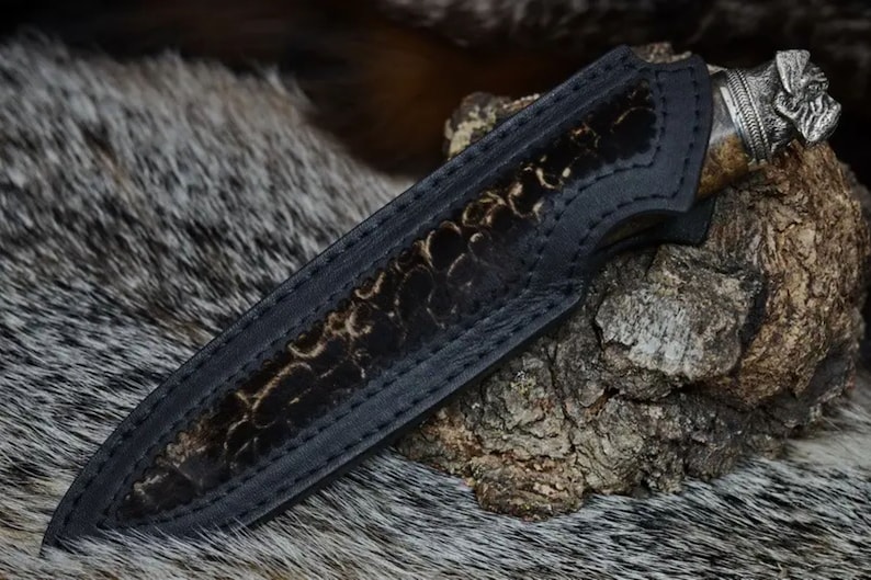 Muhamma33089032's tweet photo. "Blades of Glory: Unveiling the Top Pick for Hunters - DOG Damascus Steel Knife!"AVAILABLE FOR SALE.
••∆••∆••∆•••
DETAILS ~••
••∆••∆••∆•••
Blade length (mm) 140 mm
Blade width (mm) 30 mm
Blade thickness (mm) 4 mm
••∆••∆••∆•••
 DM ME FOR MORE. https://t.co/dtMtbictv2