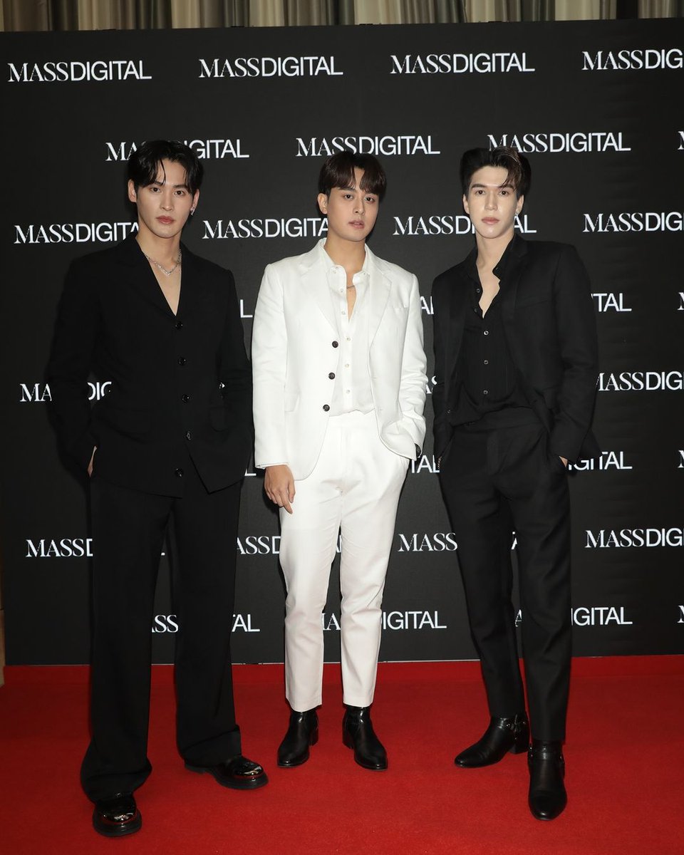 stmdthailand's tweet photo. 🍷 3 หนุ่ม เก้า เบน บลิว ร่วมงานกาล่าสุดหรู
'A GLAMOROUS REVEAL' ในคํ่าคืนอันแสนพิเศษ ณ โรงแรม Siam Kempinski Bangkok

📷 @lofficielthailand

#MassDigital
#Digitaria
#KOLManagement
#AGlamorousReveal
#SiamKempinskiBangkok
#number_9th
#BBen #blewworrapon_ https://t.co/FxBaCObKEj