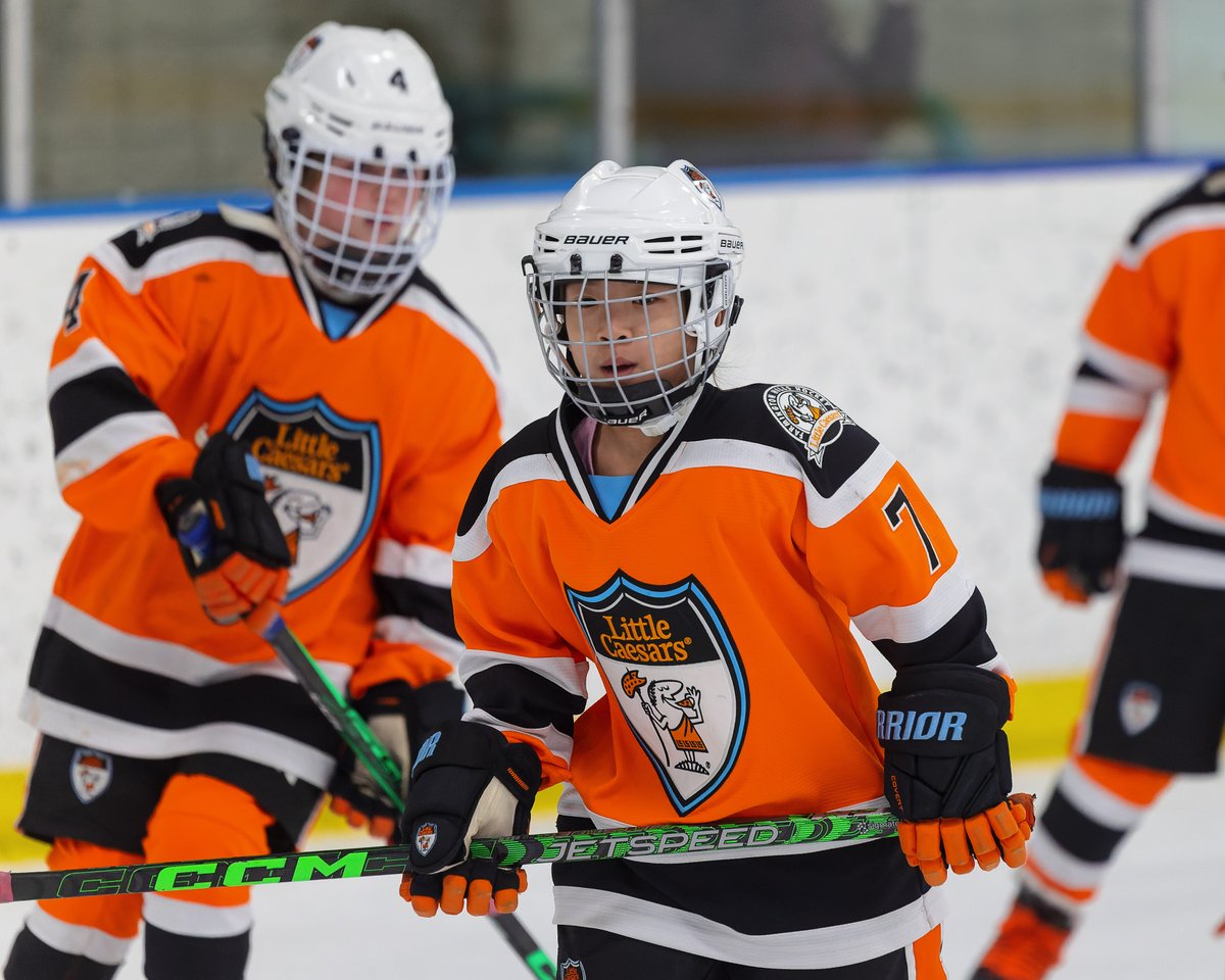 HOCKEY: <a href="/bhhsboyshockey/">bhhsboyshockey</a> roll over <a href="/FarmUHockey/">Farmington United Ice Hockey</a> to clinch share of OAA White title >> bit.ly/48XjTPp

<a href="/hills_hawks/">BLOOMFIELD HILLS BLACK HAWKS ATHLETICS</a> <a href="/FPSInformation/">Farmington Public Schools</a>