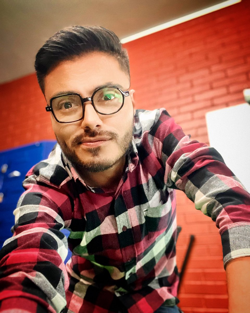 ElPalitodepan's tweet photo. ¡Hola!
Este cuatri voy a ser su profesor de Teorías del Aprendizaje. 🧠⚙️❤️📚
#ProFer #SoyMaestro https://t.co/r811SUEdRk
