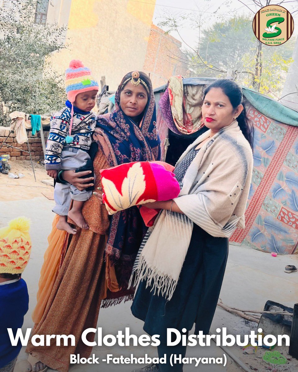 GreenSwelfares's tweet photo. Amidst the chilly season, Shah Satnam Ji Green 'S' Welfare Force Wing volunteers are sharing warmth with the underprivileged sleeping on the streets through blankets distribution. Their kindness is a beacon of hope and warmth in these cold times. #WinterWarmth #SpreadTheWarmth #DeraSachaSauda