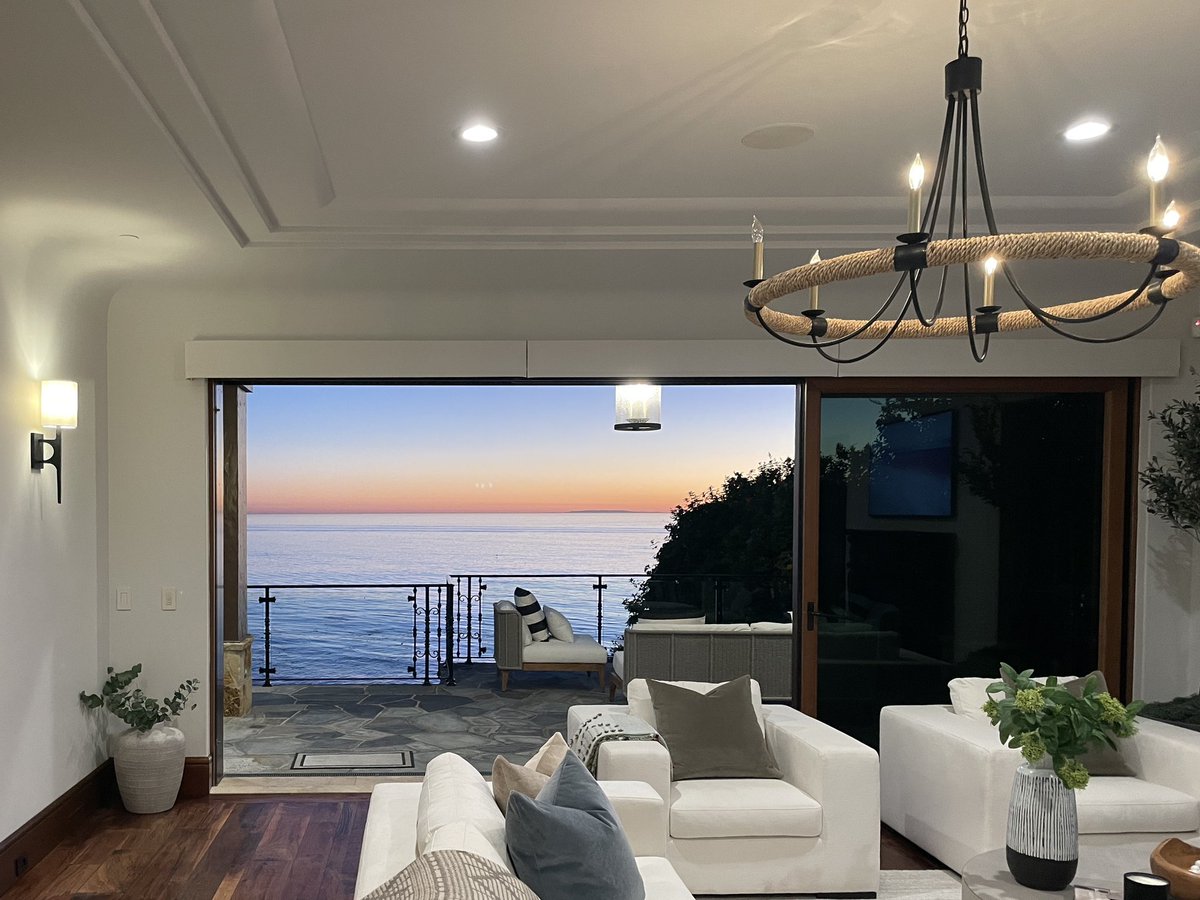 LinHe's tweet photo. The view worthy of $49.5 mil. DM me for showing. 

#newportbeach #luxuryrealestate #ultimateflip https://t.co/dMzTuYEUyS