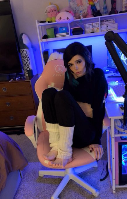 Would you ever suck some toes like mine? 🤭🥺🤔 https://t.co/Vvqx4rLCFu