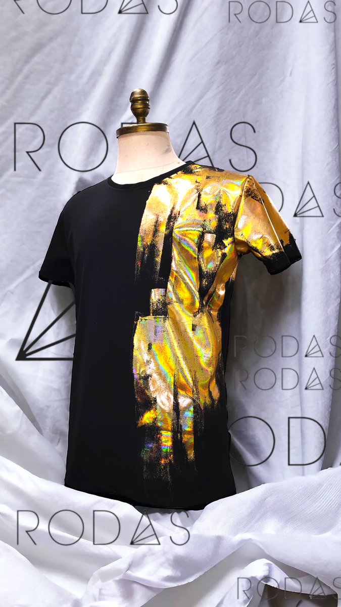 RodasBrand's tweet photo. De $650 a $430! 
Tenemos promoción en esta prenda pintada a mano hasta el domingo 4 de febrero. Todas las tallas disponibles sobre pedido de XS a 4XL. Entregas en nuestro showroom en CDMX y envíos a toda la República Mexicana. Compren compren compren compren compren 🥺🥺🥺✨✨✨ https://t.co/HoSl28mYFP