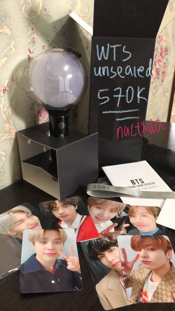 nuctxlla's tweet photo. Tolong bantu RT yaa!!!!!!🙏🙏✨✨

WTS || want to sale
BTS OFFICIAL LIGHTSTICK ARMY BOMB SE UNSEALED

💸 IDR 570,000 (Ready Ina) 
✅ dapet semua minus qr code uda discan 
✅ Official &amp; unsealed
✅ splitpay/fullpay
✅ spaylater/Cicilan
✅ gratong

Wtb wts army bts bomb se pc bts https://t.co/UhJ1pHhRiK