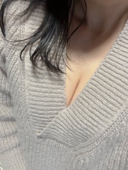 ご新規さんとの顔合わせの予定が増えていく🎶  初対面は緊張するけど、チラチラ目線が下に行くとゾクゾクしちゃう お話ししながらもどんなエッチするんだろうって妄想ばっかり❤️  ＃人妻 ＃裏垢 ＃露出狂 ＃変態女子 ＃M女 ＃セフレ募集