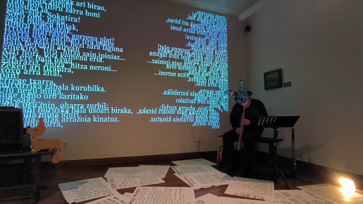 bigarabi's tweet photo. Gaur "Abere ba. Palindromo ilustratuen piztegia" erakusketa SanzEnea, Zarautz, 18:00.
Bigarak, Itziar Aranburu eta Jon Ander Garciak osatutako tandem sortzaileak, Inazio Tolosarekin elkarlanean ekintza musikatua. @GipuzkoaKultura @KulturaZarautz @EiTBKultura @ManuEtxezortu https://t.co/GtqBjjALaY