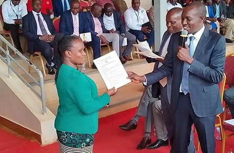 ntvkenya's tweet photo. Arati awapa walimu wa chekechea mkataba wa Sh26,000 hadi Sh39,900 kila mwezi https://t.co/nd2jVra0rl https://t.co/oAHKaBZk99