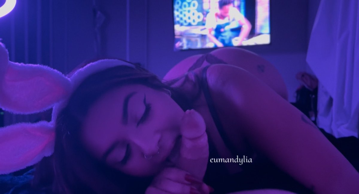 Deixa eu te mostrar oq essa coelhinha sabe fazer amor 😈

privacy.com.br/Profile/MandyL…