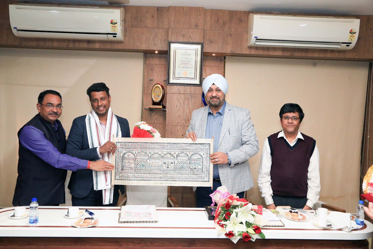 KIITUniversity's tweet image. #KIIT has signed an MoU with InteliBIM Solutions Pvt. Ltd., focusing on initiatives for disseminating information and knowledge in BIM design and development.

Additionally, it includes a Graduate Training and Development Programme (G-TDP) in BIM designed for students in Civil,…