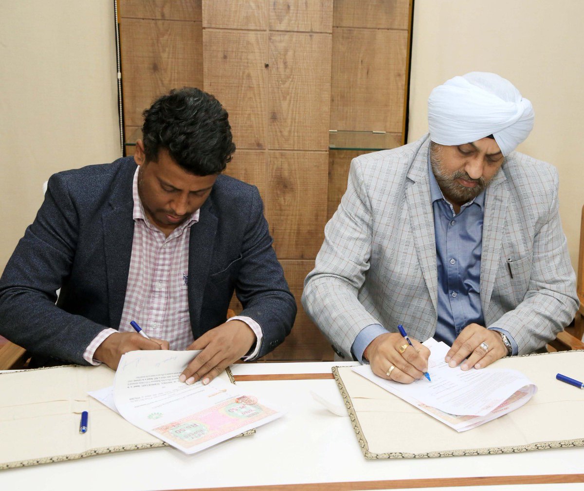 KIITUniversity's tweet image. #KIIT has signed an MoU with InteliBIM Solutions Pvt. Ltd., focusing on initiatives for disseminating information and knowledge in BIM design and development.

Additionally, it includes a Graduate Training and Development Programme (G-TDP) in BIM designed for students in Civil,…