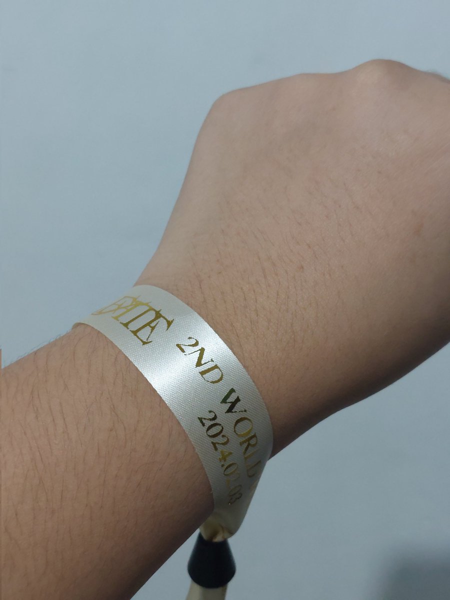 aside from the banners I will also be giving away fate wrist straps! very limited qty and will be given away randomly ♡ 

you can also approach me so I can give you one ^_^ see you on feb 3, engenes!