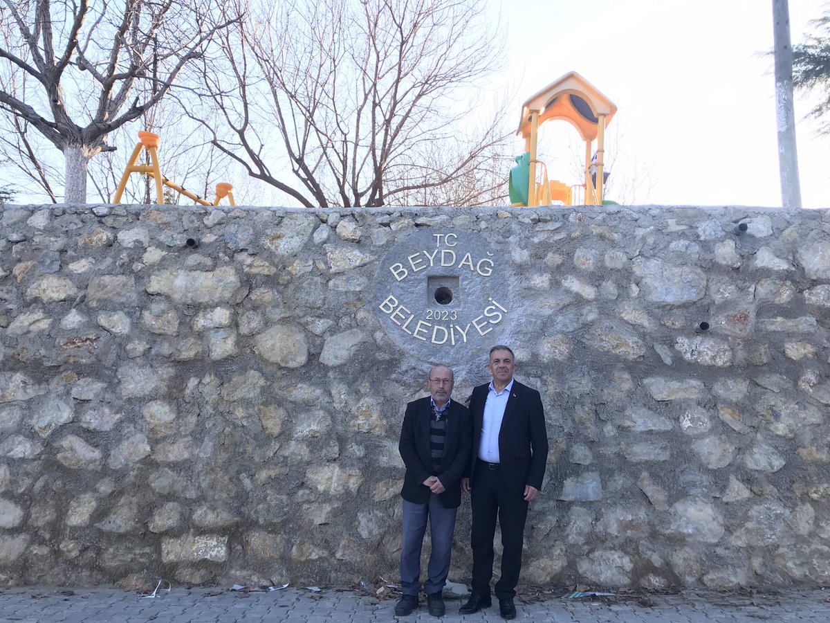 Adaküre Mahallemizden #günaydın kıymetli hemşehrilerim; ilçemiz genelinde ihtiyaç duyulan çalışmaları gerçekleştiriyor eksikleri teker teker gideriyoruz. 

Sahadayız, daha güzel bir #Beydağ için canla başla çalışıyoruz.