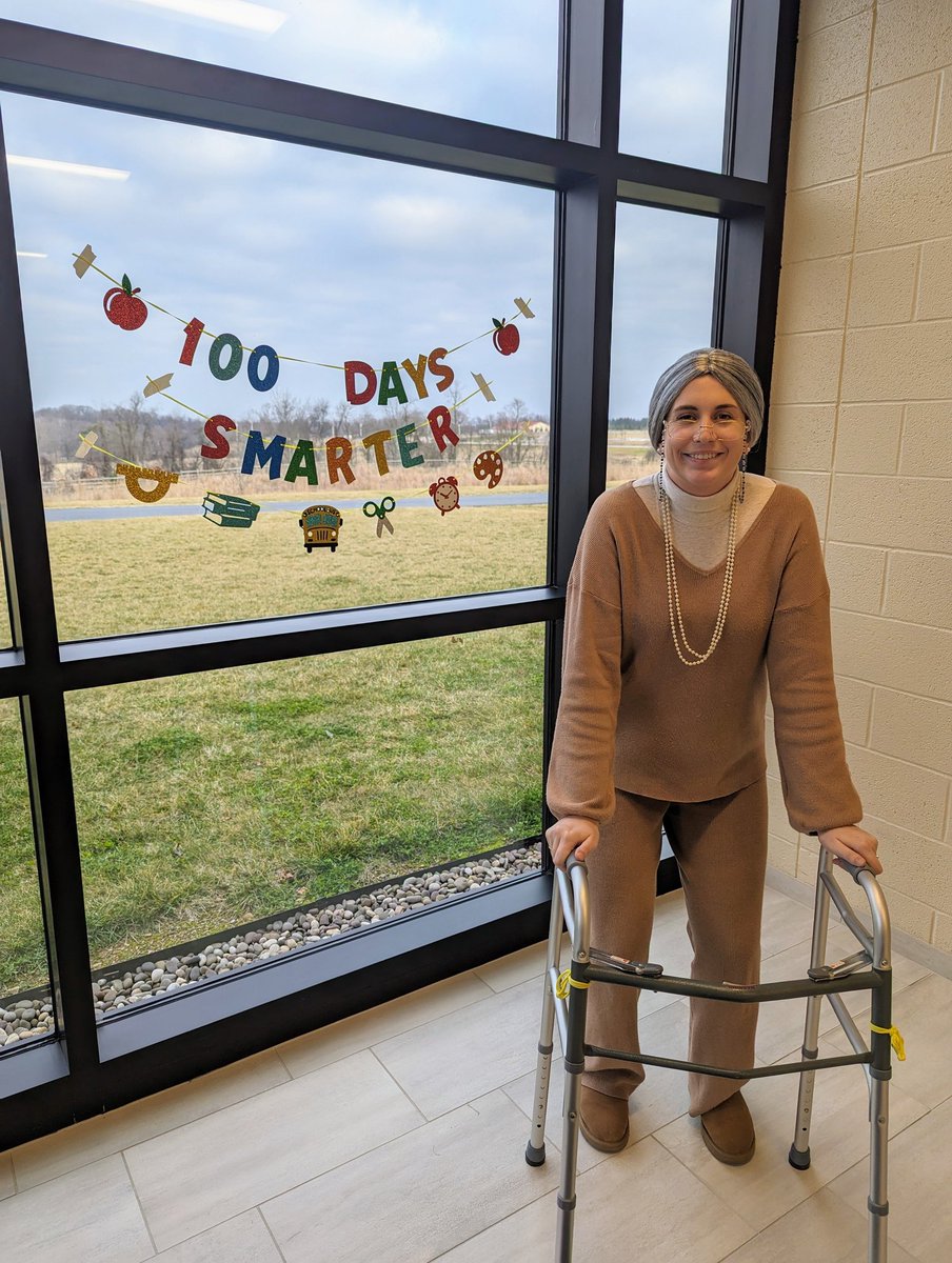 anders_miss's tweet photo. 100 days of Second Grade! 🌟💯 https://t.co/BXdMcHsZyc