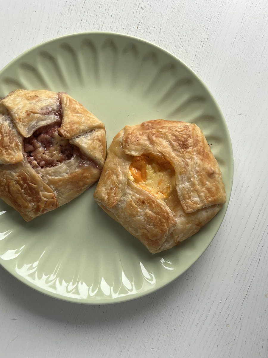 Василий в шоке от того, что его человек третий раз за два года включил духовку и сделал это: