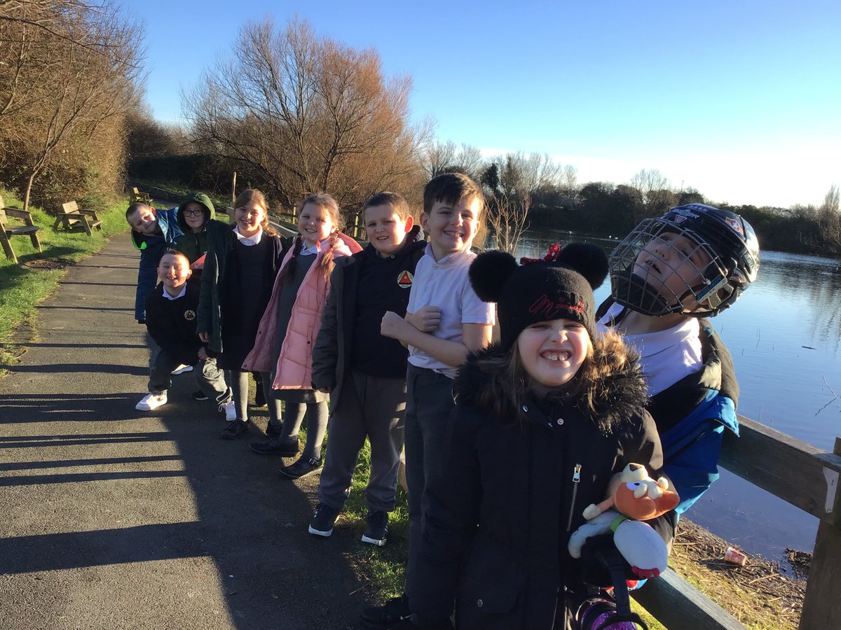 TirMorfa's tweet photo. We have been looking at pots, plants, seeds and soil, ready for our work with the Social Enterprise Academy. Da iawn Dosbarth Brenig! @sea_worldwide #ytmbrenig #ytmeic #ytmsctech #ytmwellb #ytmllc https://t.co/r8djSBs5GH