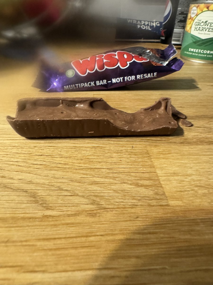 WBodenham's tweet photo. @CadburyUK not your usual standard out a multi pack can’t take them back as I didn’t get a receipt. Very disappointed https://t.co/t3OV8HCxZZ