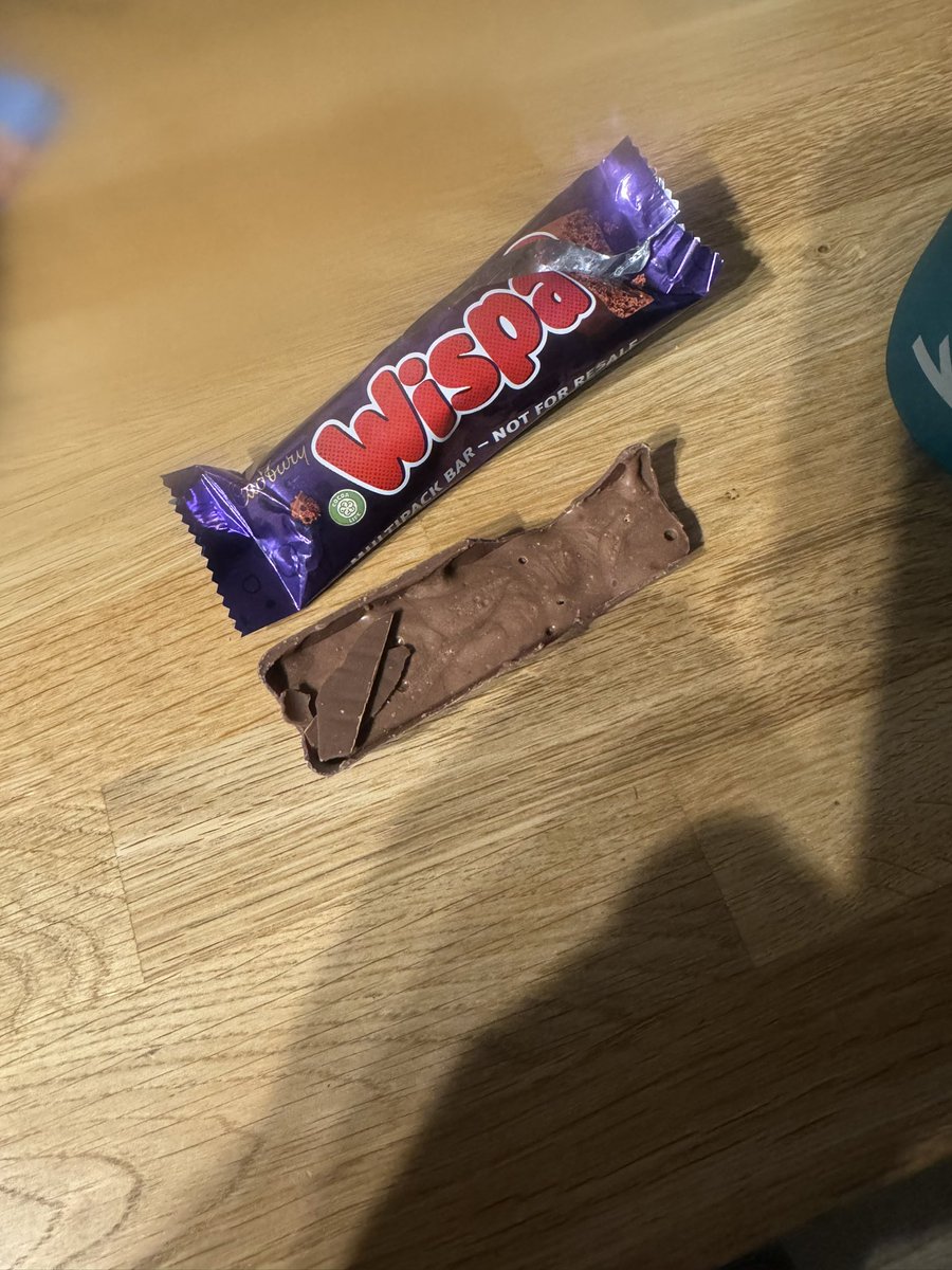 WBodenham's tweet photo. @CadburyUK not your usual standard out a multi pack can’t take them back as I didn’t get a receipt. Very disappointed https://t.co/t3OV8HCxZZ