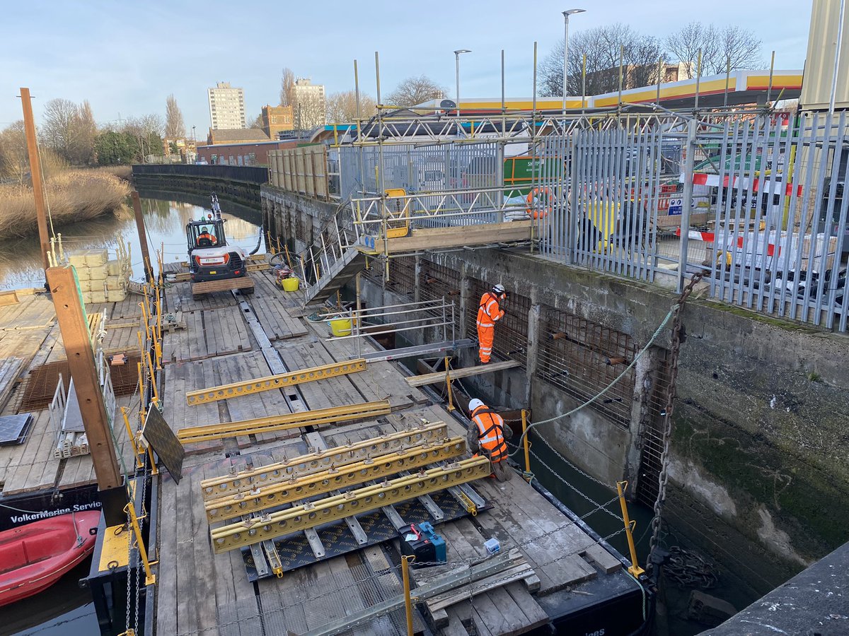 Works on river wall replacement beside London Road in Barking are coming on. Excitingly, new sand martin nesting holes requested by the River Roding Trust are beginning to be installed ready to provides new homes for these incredible birds when they return to the Roding in spring
